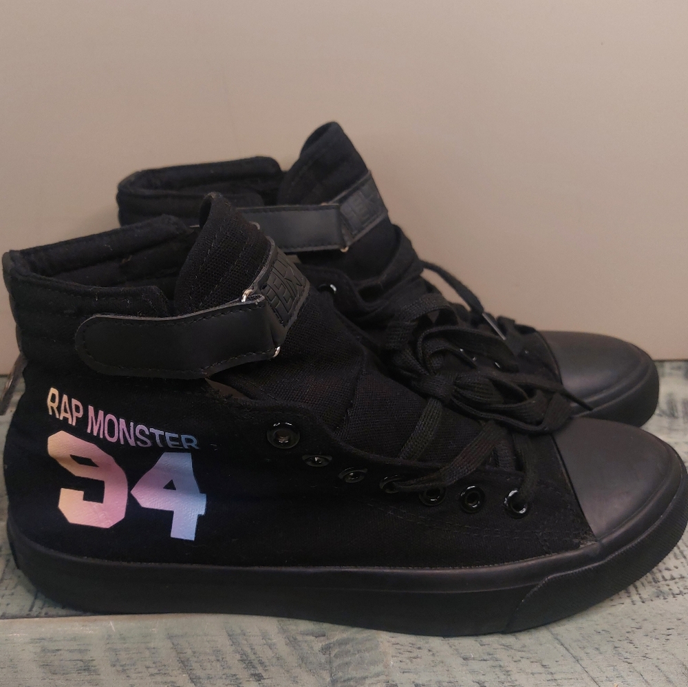 Black Canvas High-Top Sneakers with Sporty Design